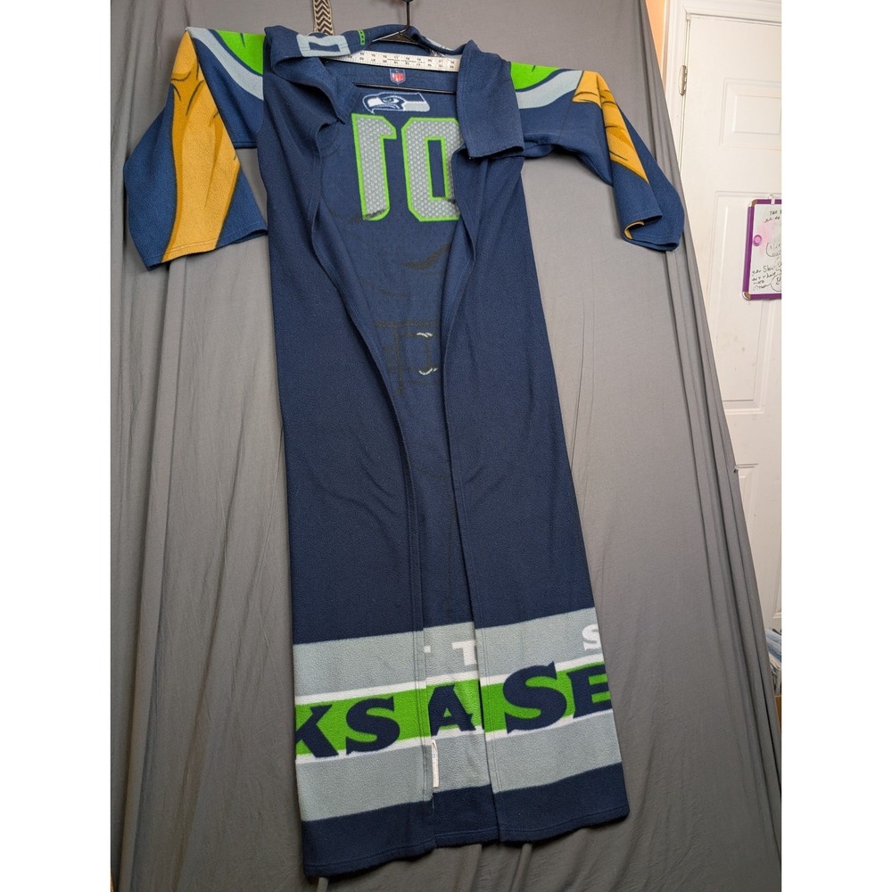 Northwest Comfy Throw Blanket with Sleeves‎ Seattle